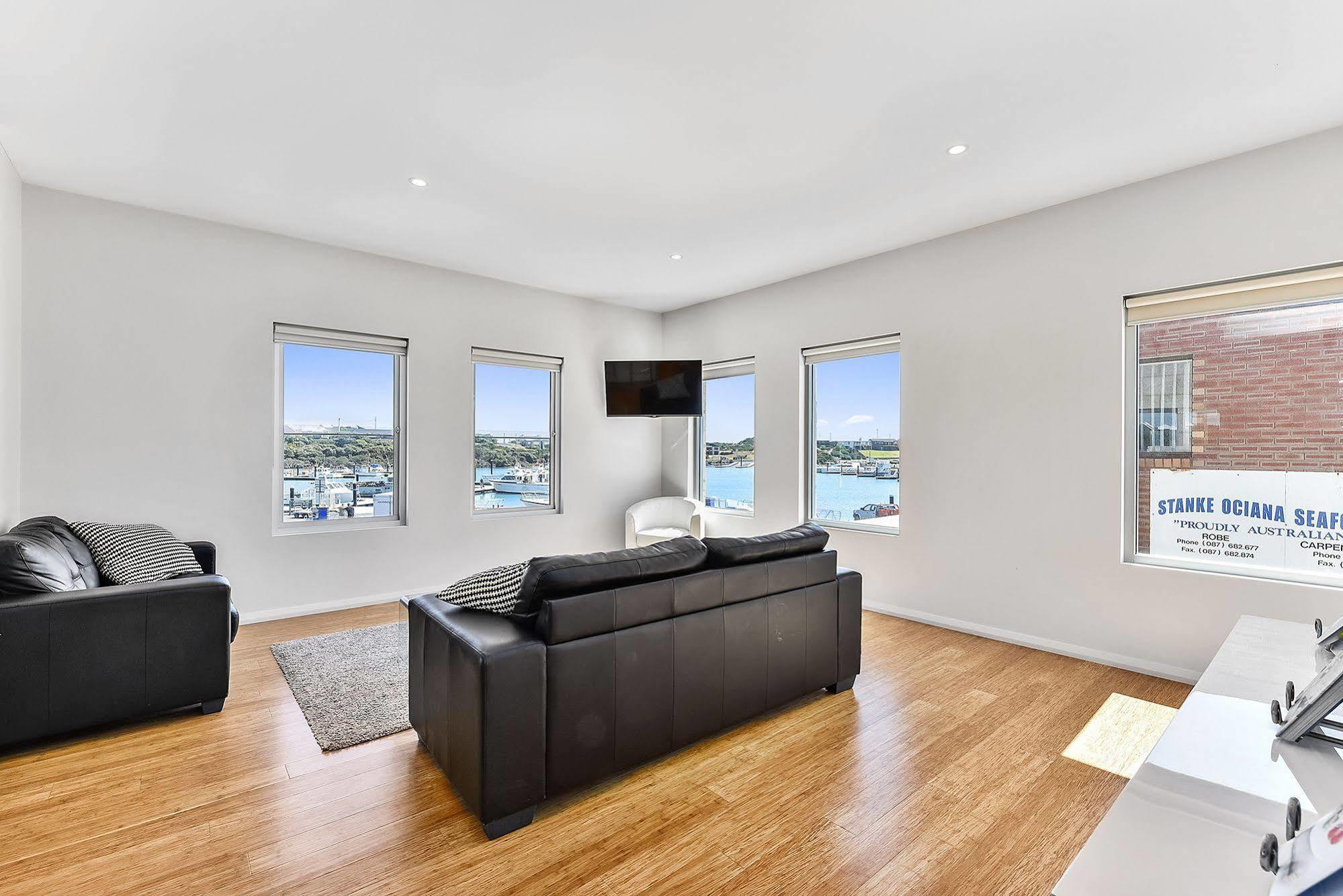 Robe Marina Accommodation Bagian luar foto